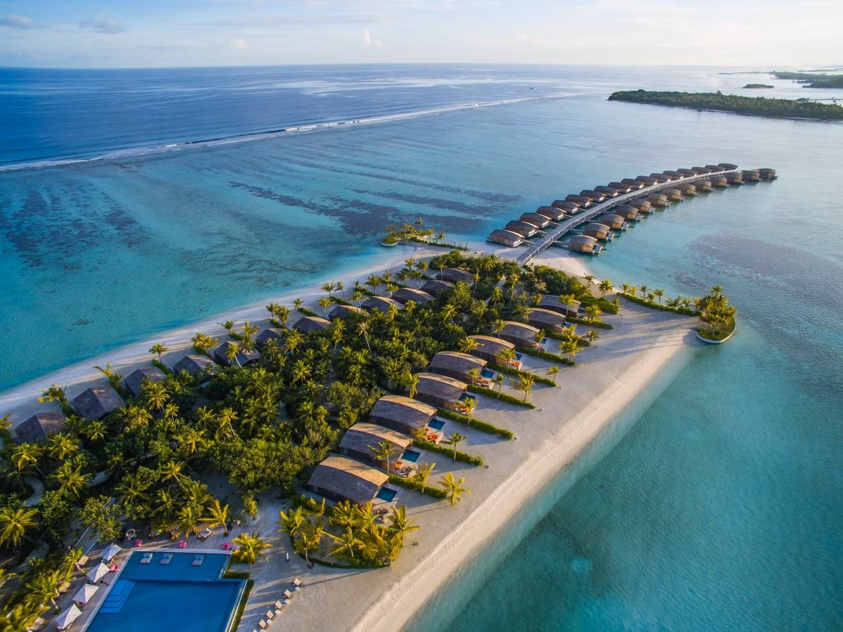 Khu resort sang trọng Club Med Villas de Finolhu nằm tách biệt hoàn toàn trên hòn đảo Gasfinolhu, Maldives, được đánh giá là thiên đường nghỉ dưỡng trên đảo lý tưởng dành cho các cặp tình nhân.