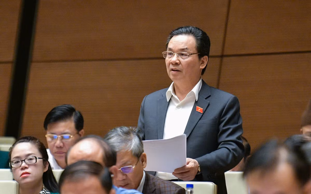 DBQH: Hoc phi tang cao do ganh ca tien xay dung, lai suat ngan hang-Hinh-2