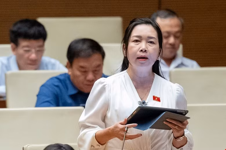 ĐBQH: Biết là ma túy, vẫn vi phạm, có nên coi là bệnh nhân? DBQH: Biet la ma tuy, van vi pham, co nen coi la benh nhan?