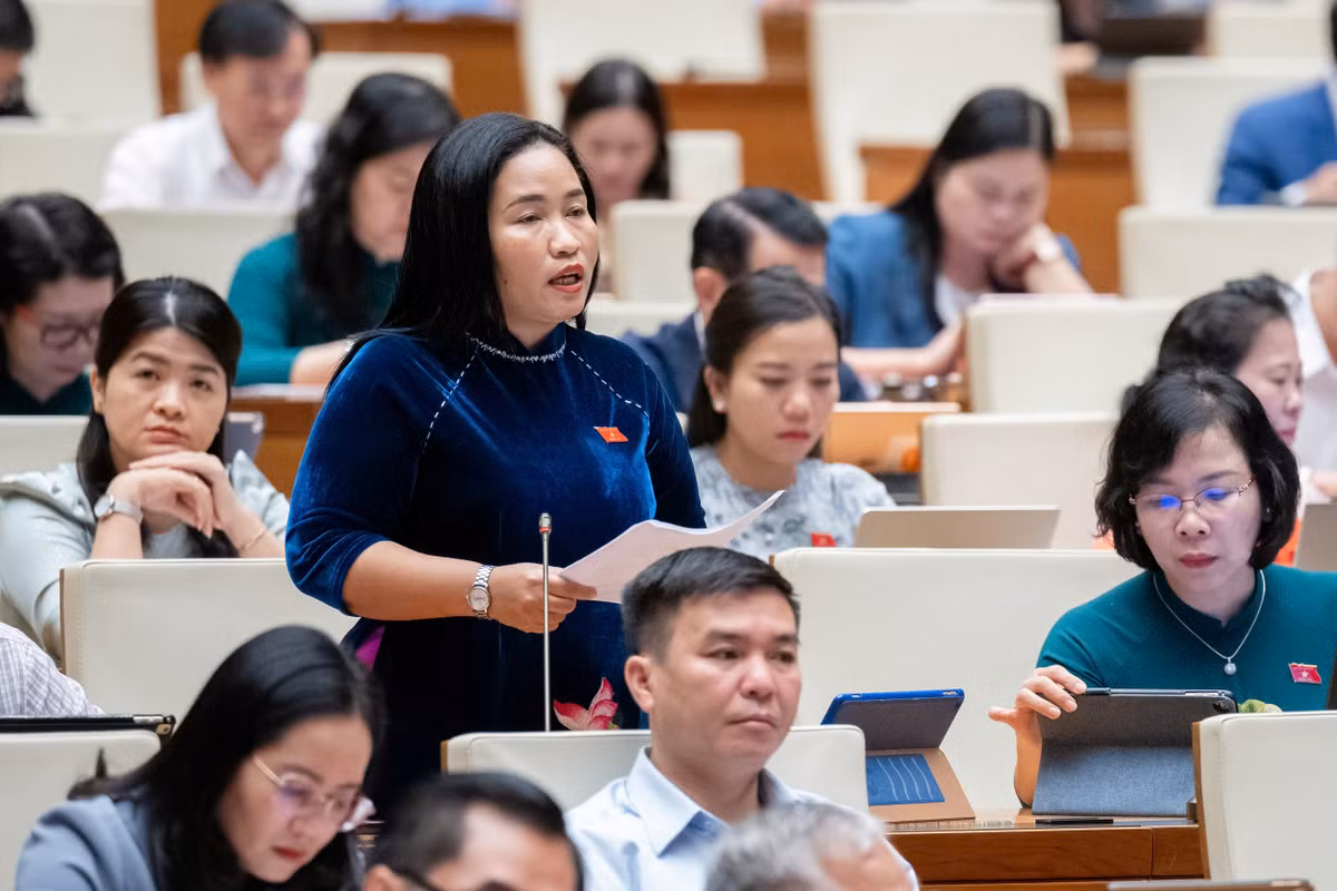 Bộ trưởng Nguyễn Kim Sơn giải trình lý do lương nhà giáo xếp cao nhất - Hình 3 Bo truong Nguyen Kim Son giai trinh ly do luong nha giao xep cao nhat-Hinh-3