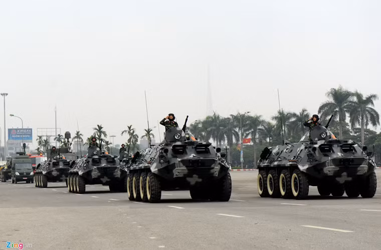 Cận cảnh “taxi bọc thép” BTR-60PB tham gia bảo vệ Đại hội Đảng (chị Hương duyệt, đăng 18.1) Can canh “taxi boc thep” BTR-60PB tham gia bao ve Dai hoi Dang (chi Huong duyet, dang 18.1)