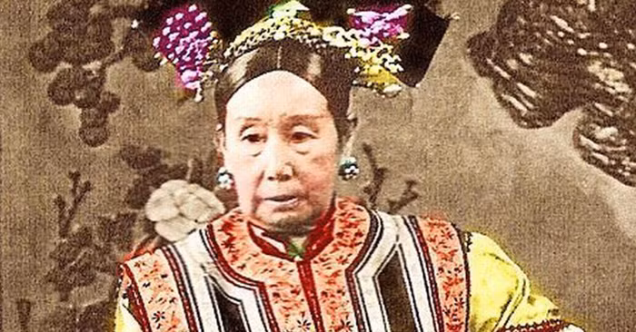 Giống như nhiều viên dạ minh châu khác, bảo vật của Từ Hy Thái Hậu phát sáng rực rỡ trong đêm tối.