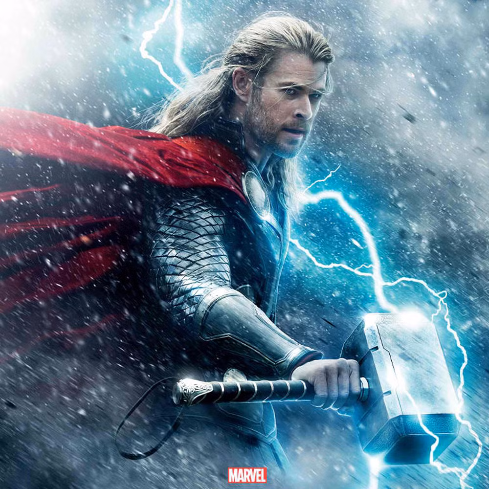 Do búa Mjolnir sở hữu sức mạnh "thần thánh" nên chỉ có người xứng đáng mới nhấc được nó lên và sử dụng. Thor chính là người duy nhất cầm và sử dụng được búa Mjolnir.