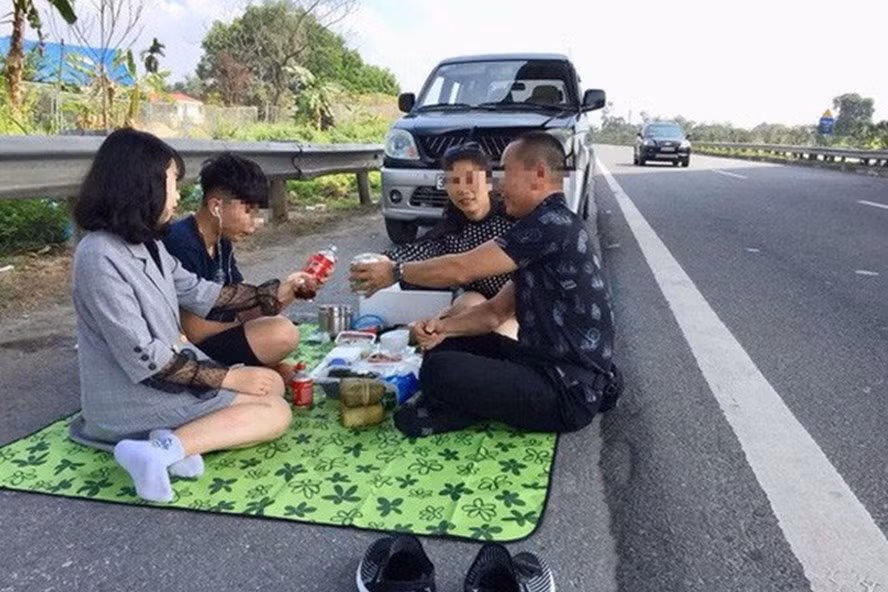 Xu phat tai xe mo tiec tren cao toc Noi Bai - Lao Cai