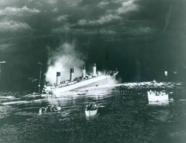 Cả 3 người này đều thiệt mạng cùng con tàu Titanic xấu số. Khi còn sống, họ phản đối chính sách thuế liên bang cũng như không ủng hộ việc thành lập một ngân hàng dự trữ liên bang.