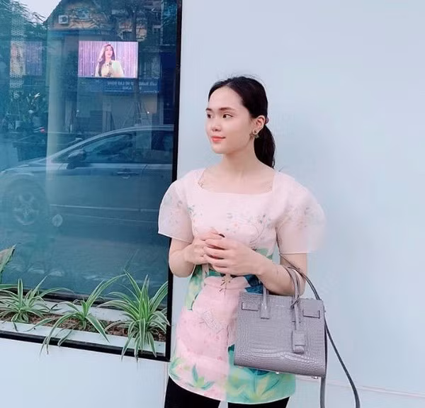 Cô nàng Quỳnh Anh trong trang phục siêu ngọt ngào