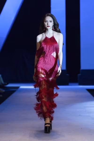 10 man catwalk khien khan gia man nhan cua cac my nhan Viet-Hinh-3