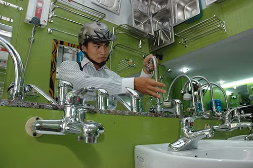 Có thể nhiễm độc kim loại từ vòi nước? Co the nhiem doc kim loai tu voi nuoc?
