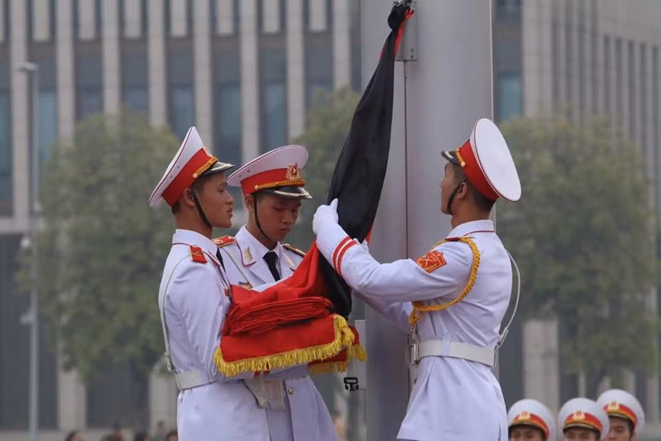 Xem nghi thuc thuong co ru le Quoc tang nguyen Tong Bi thu Do Muoi-Hinh-7