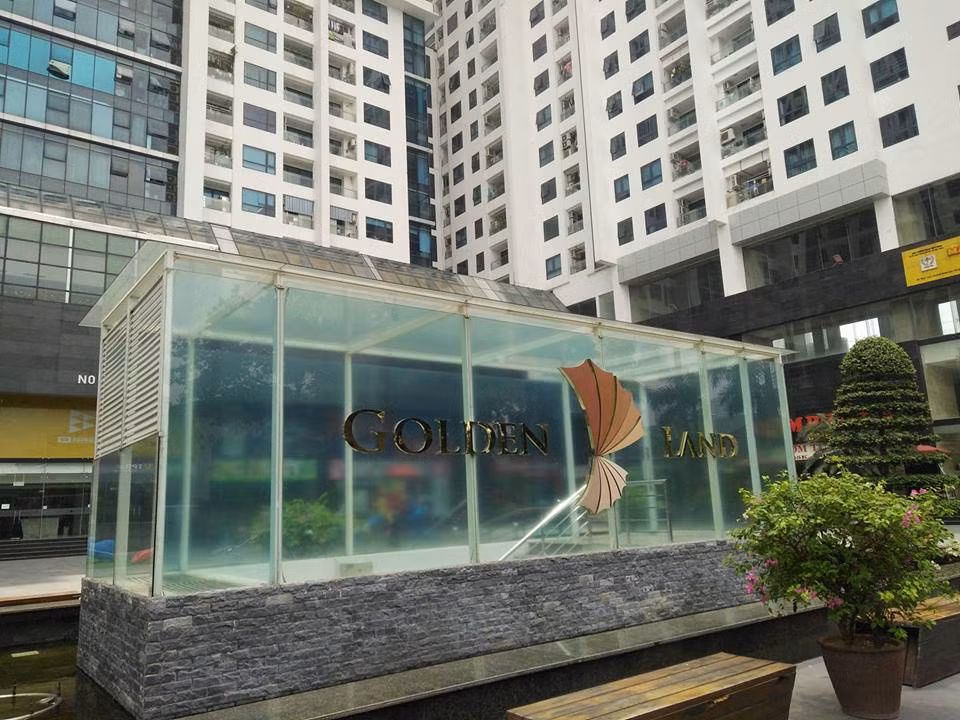 Be trai duoi nuoc o be boi Fitness Garden: BQL Golden Land noi gi?