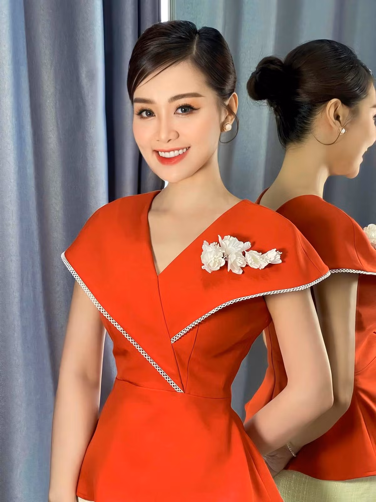 Nu MC Nghe An ngoai doi mac goi cam khac xa len song