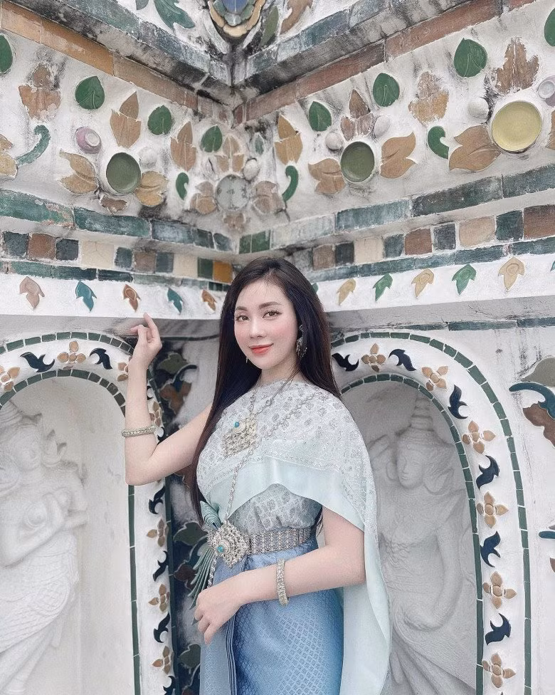 Vẻ ngoài trẻ trung cùng sự xinh đẹp đã khiến Hà My được nhiều sinh viên trong trường yêu mến. Ảnh: FBNV