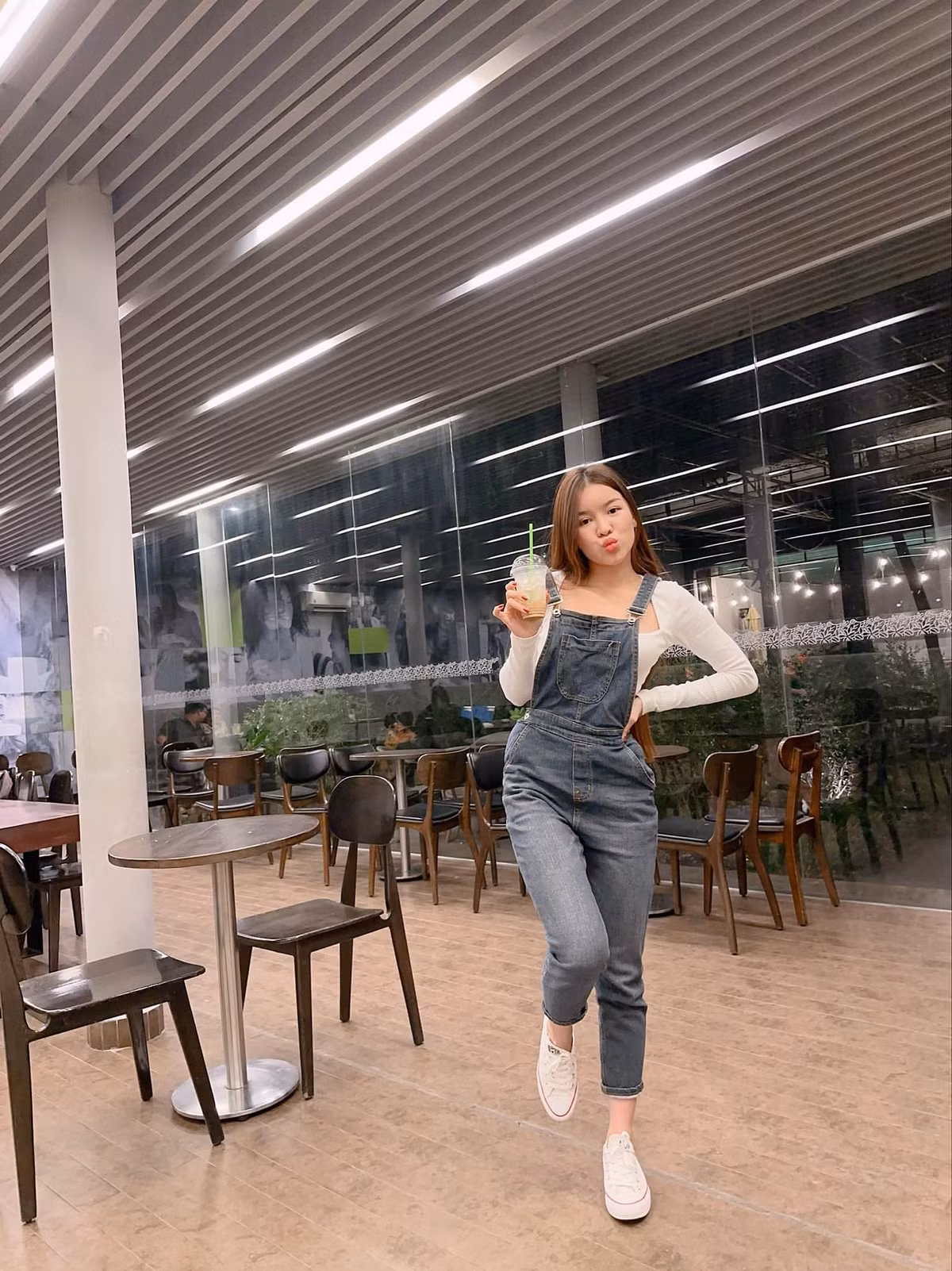 Yến Xuân là người đẹp phòng gym được cư dân mạng biết đến nhờ hành trình xây dựng vóc dáng ấn tượng.