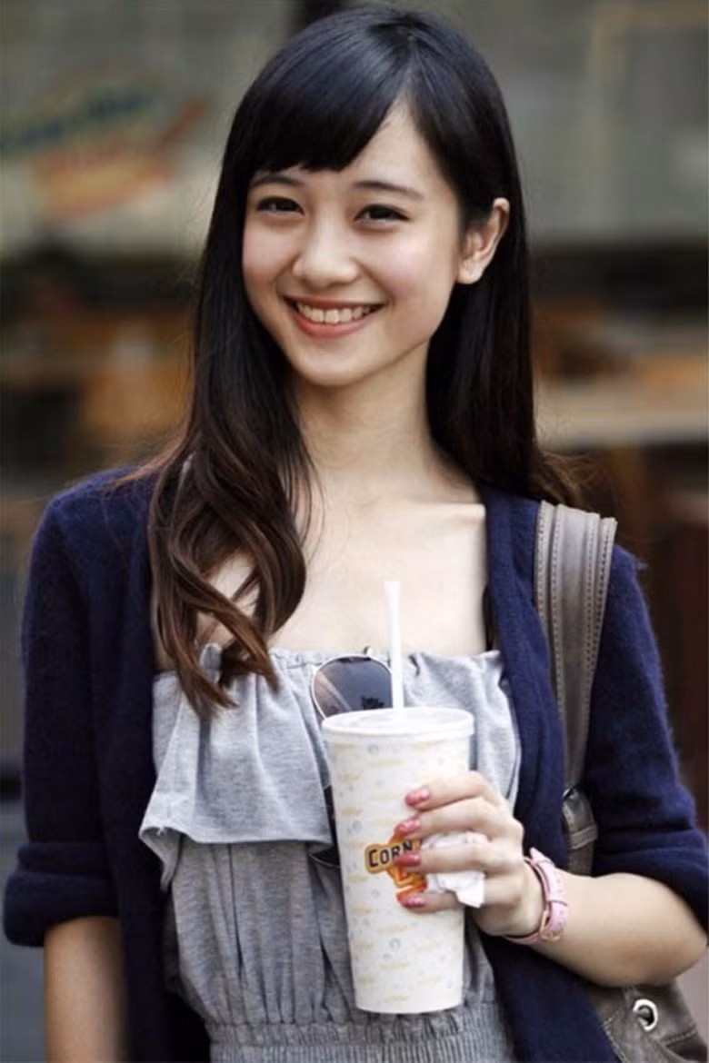 Ở Việt Nam, cô nàng Jun Vũ cũng là "hot girl trà sữa" nổi tiếng đình đám.
