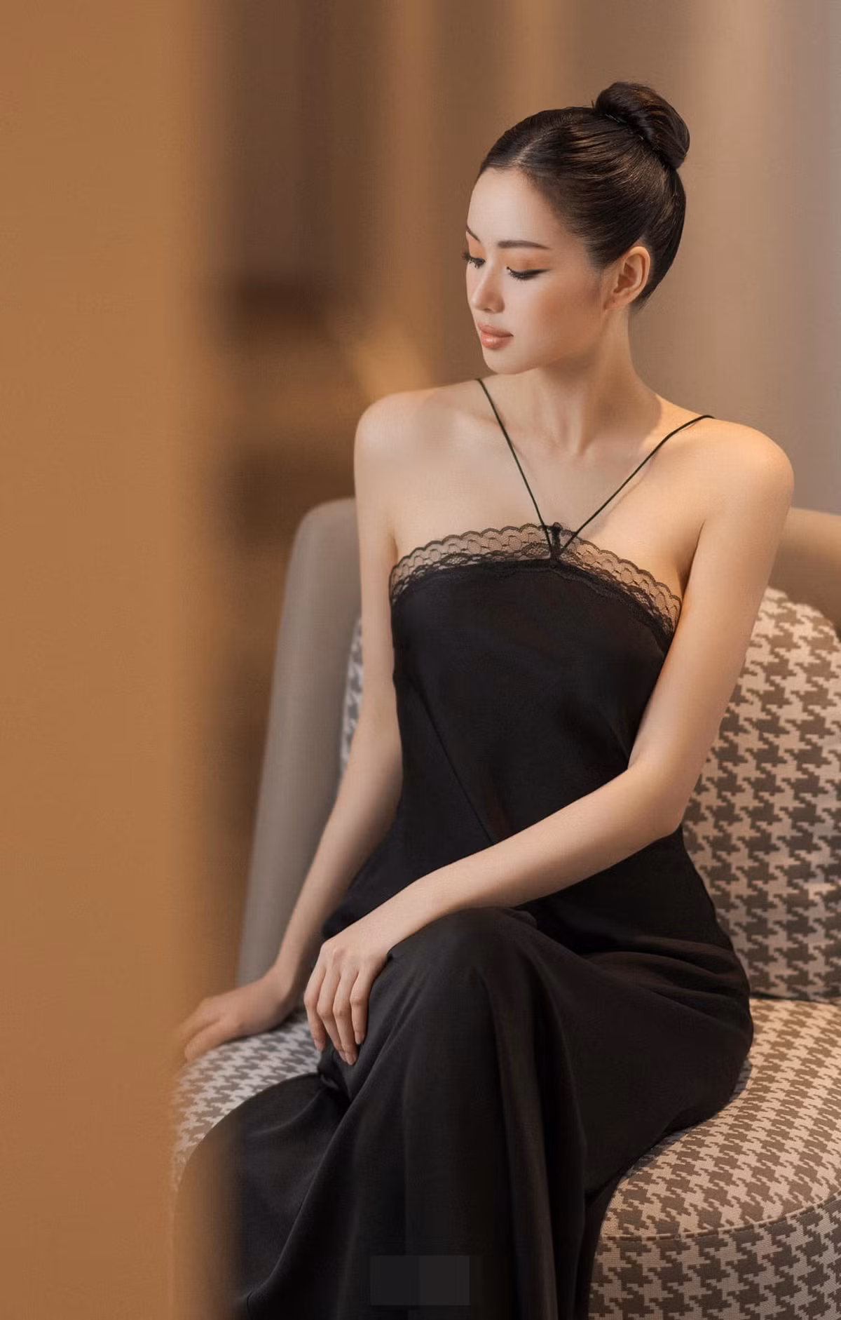 Nhan sắc của người đẹp cũng “thăng hạng” trông thấy. Tâm Tít gắn liền với hình ảnh một một mỹ nhân sang trọng, thời thượng và quyến rũ. Ảnh: FBNV