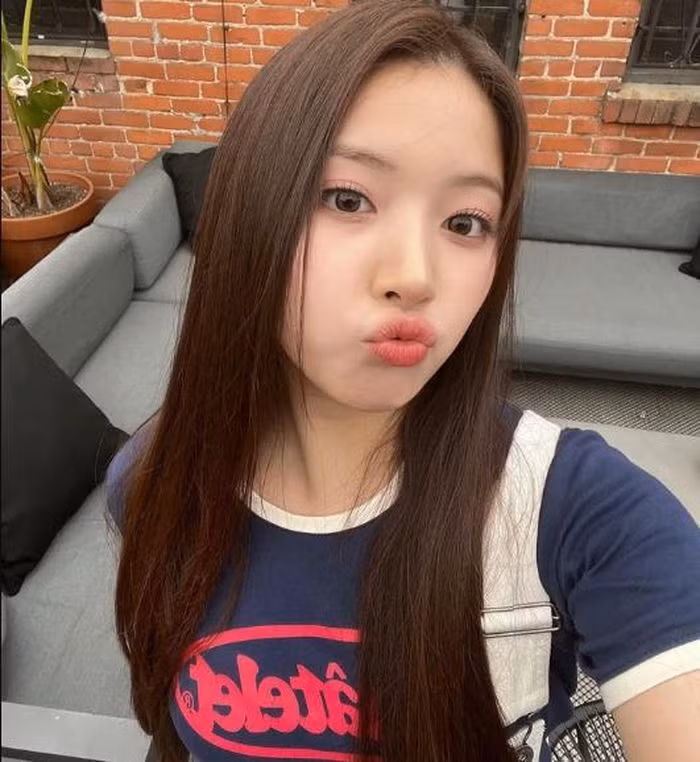 Ngoài Crystal Yu, hot girl có tên Jiwoo cũng nổi tiếng không kém dù không sở hữu thân hình "mình hạc sương mai".