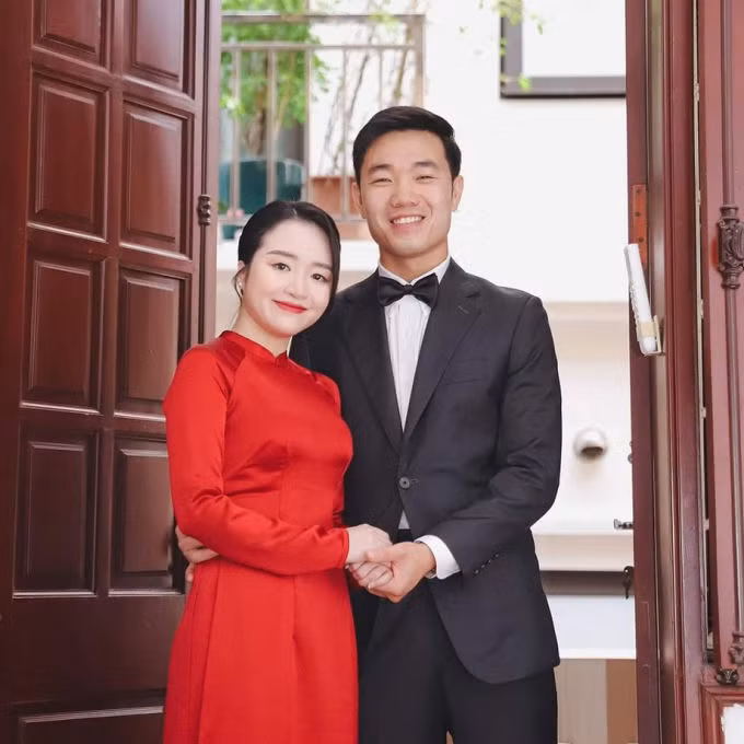 Một trong những cặp WAGs - cầu thủ gây chú ý chính là Lương Xuân Trường và vợ Ngô Mai Nhuệ Giang.