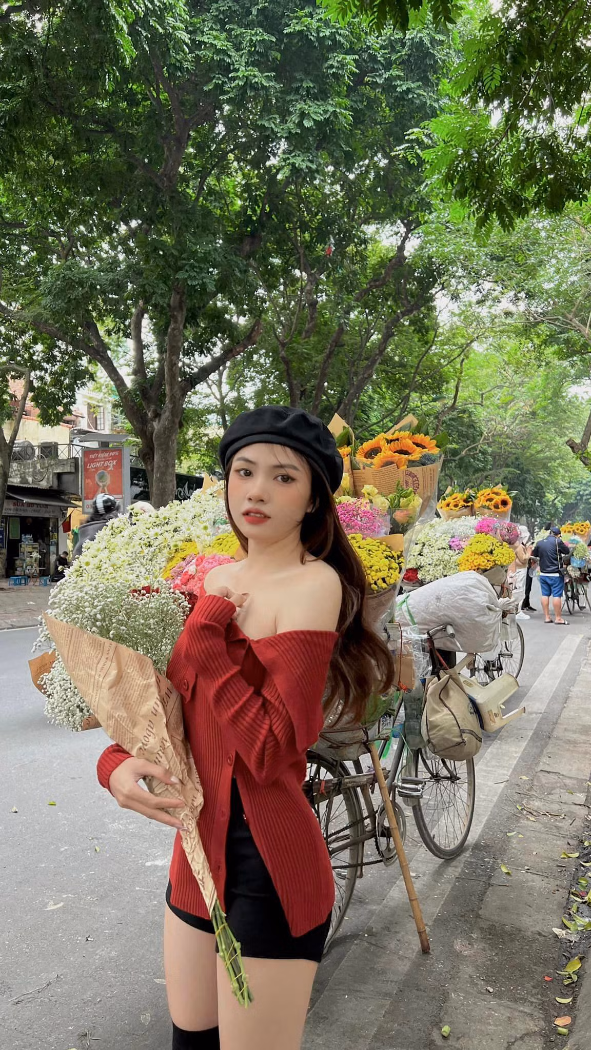 Phong cách thường ngày của Vẹn Trần rất đa dạng, vừa nữ tính vừa cá tính. Ảnh: FBNV, IGNV