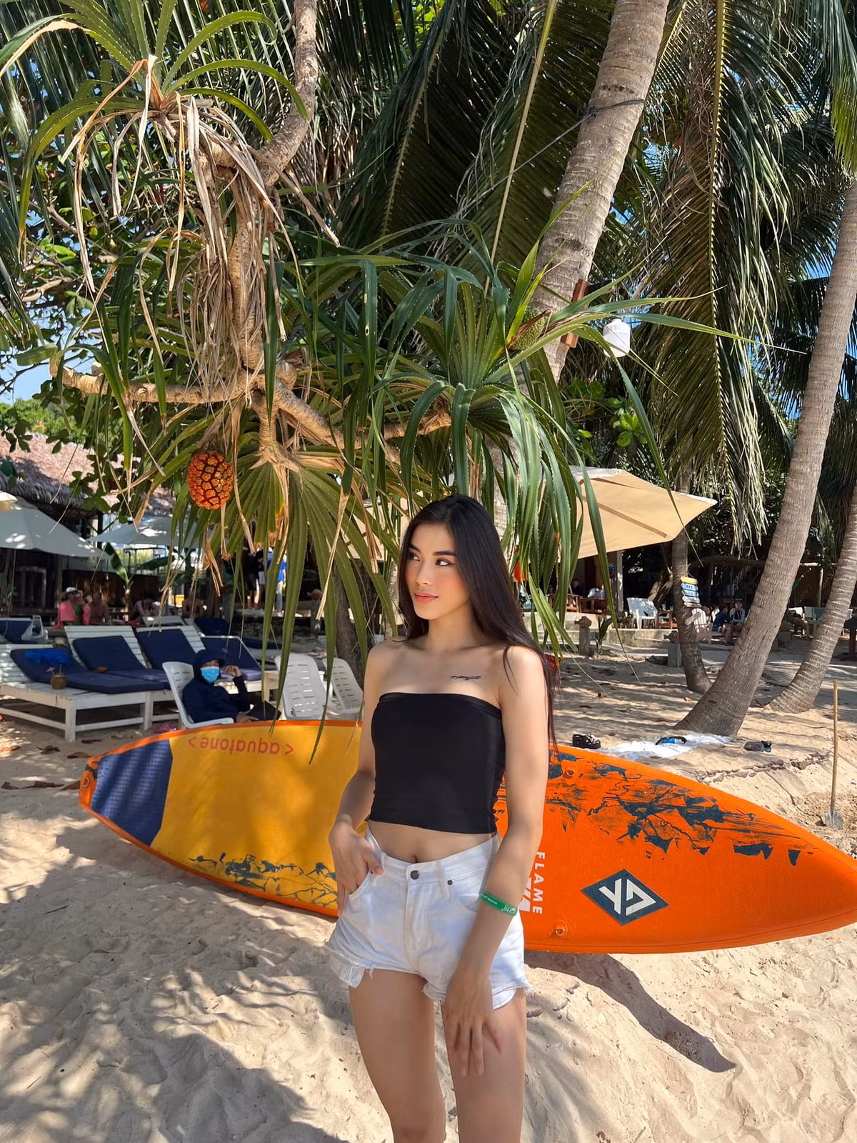 Đặng Thu Huyền đã được nhiều người biết đến hơn và những "show diễn" cũng đến với cô nhiều hơn.