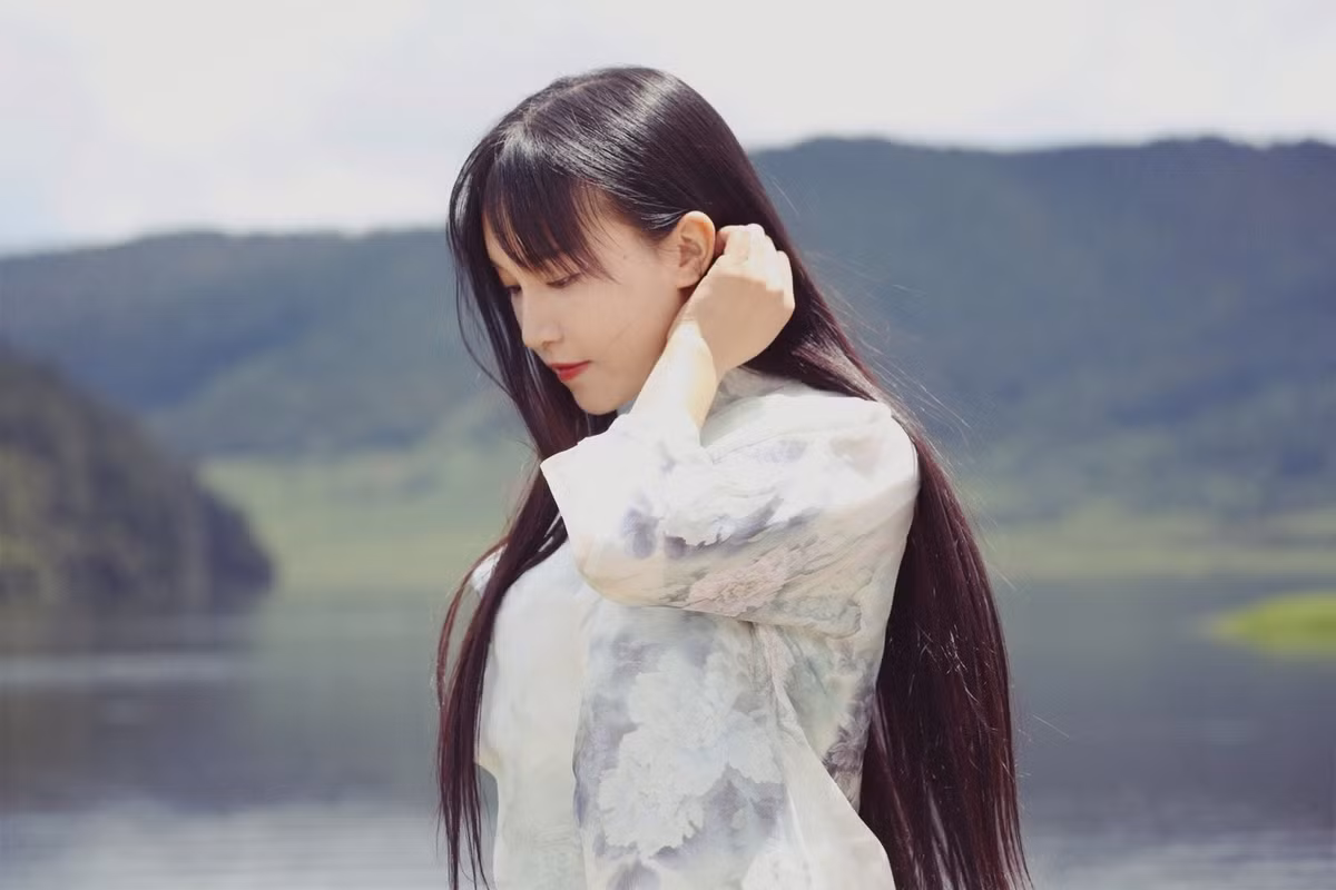 Kênh của cô vẫn thu hút 17,4 triệu lượt theo dõi với 128 video. Tổng lượng phát lại là 2,92 tỷ lần. Dân mạng ước tính thu nhập của Lý Tử Thất trong năm gần nhất có thể lên tới hơn 6,9 triệu nhân dân tệ (hơn 23,4 tỷ đồng).