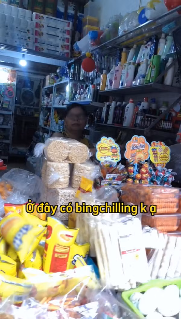 Sự phiền phức từ trào lưu "rác" còn được thể hiện khi giới trẻ thời gian qua "đu trend" đi ăn “Bing chilling”.