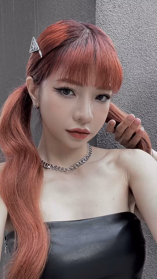 Để có nhan sắc như hiện tại CiiN đã chi 150 triệu để thẩm mỹ mũi. Kể từ khi "dao kéo" cô luôn bị netizen soi nhan sắc hậu thẩm mỹ.