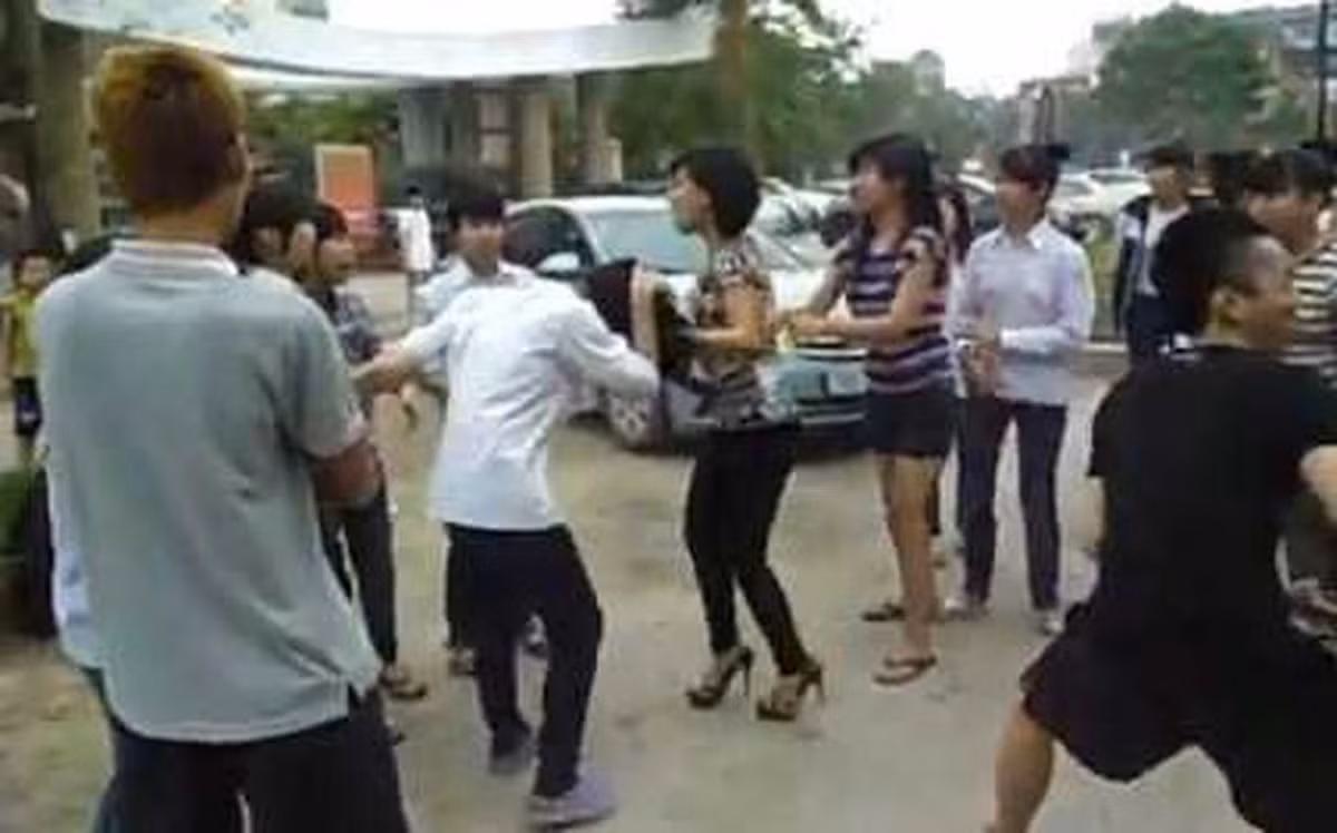 Hành vi bạo hành học đường càng ngày càng gia tăng, nó để lại hệ lụy cho nạn nhân về mặt thể xác lẫn tinh thần.
