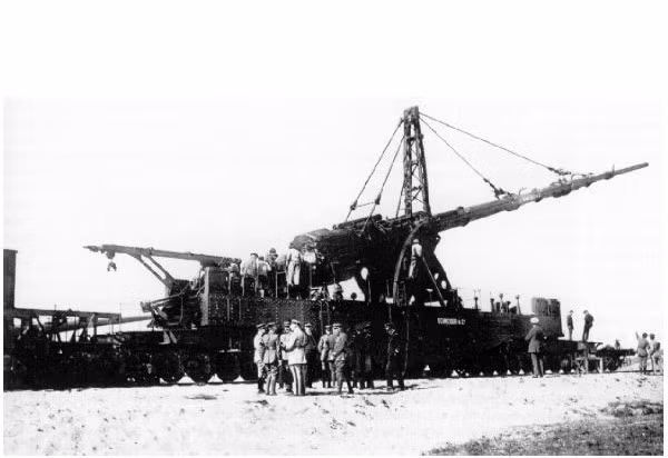 Tập đoàn Krupp của Đức đã chế tạo tổng cộng 7 nòng cho khẩu siêu pháo này.