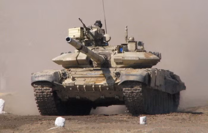 Như một ví dụ có cơ sở, Ấn Độ nêu lên thực tế tại giải đấu Tank Biathlon tổ chức ở Nga, trong đó các kíp lái của nước này đã thua vì "sự cố máy móc" do những chiếc T-90 thiếu tính ổn định.