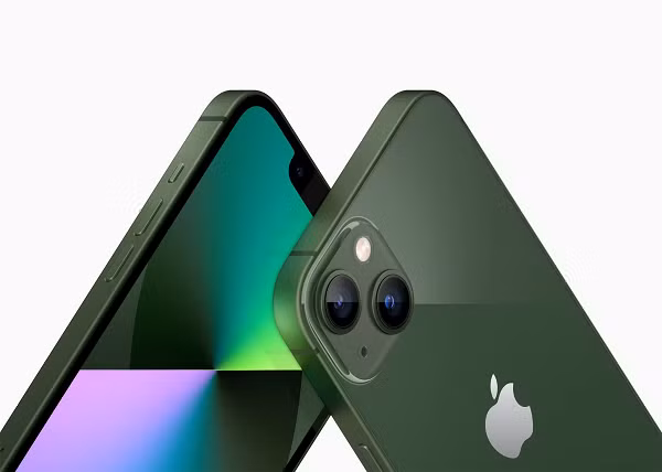 Việc bổ sung màu sắc mới cho các dòng iPhone cao cấp đã được Apple thực hiện bắt đầu từ năm 2021 tại các sự kiện mùa xuân, với việc thêm phiên bản màu tím mới cho iPhone 12.