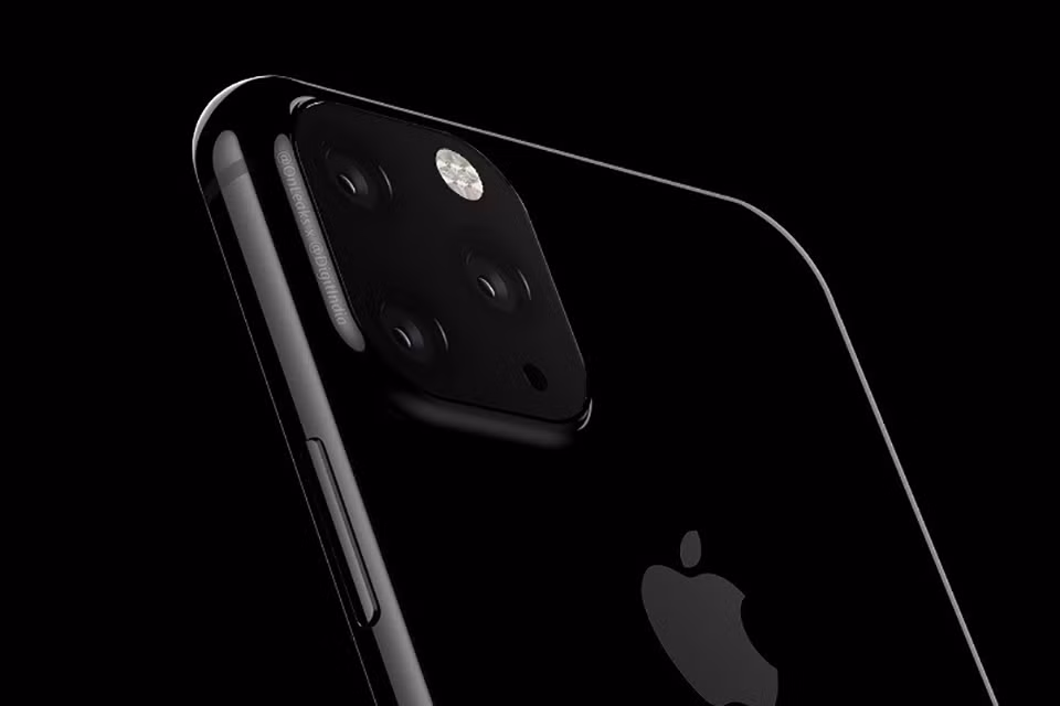 Tuy nhiên, về phía Apple, hãng rất nghiêm túc với việc này. Họ thậm chí còn thành lập một bộ phận NPS – Nhóm chuyên trách bảo mật sản phẩm mới. Bất cứ khi nào có thông tin về sản phẩm mới của Apple trên mạng, NPS sẽ bắt tay vào việc xác thực thông tin, truy tìm nguồn gốc, sau đó tiến hành ngăn chặn việc phát tán chúng.