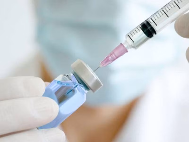 Su that ve vaccine phe cau phong Covid-19 dan HN dang un un di tiem?