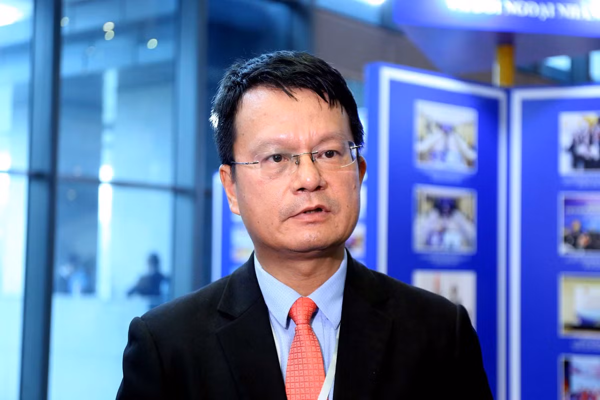 Ủy ban Kiểm tra Trung ương quyết định thi hành kỷ luật cách chức tất cả các chức vụ trong Đảng nhiệm kỳ 2020 - 2025 đối với ông Trần Việt Thái - Đại sứ Việt Nam tại Malaysia. Cảnh cáo ông Nguyễn Hoàng Linh, nhân viên Đại sứ quán Việt Nam tại Malaysia.