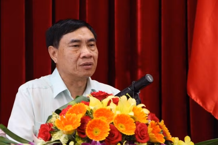 Ông Trần Quốc Cường, sinh năm 1961, quê quán tại tỉnh Nam Định. Từ năm 2009-2012 ông là Bí thư Đảng ủy, Cục trưởng Cục Chính trị - Hậu cần (B41), Phó Tổng Cục trưởng Tổng cục V (Bộ Công an). Năm 2013, ông được biệt phái làm Phó Trưởng Ban Chỉ đạo Tây Nguyên. Từ tháng 12/2015 - 7/2019, giữ chức Phó Bí thư Tỉnh ủy Đắk Lắk khóa XVI, nhiệm kỳ 2015-2020. 