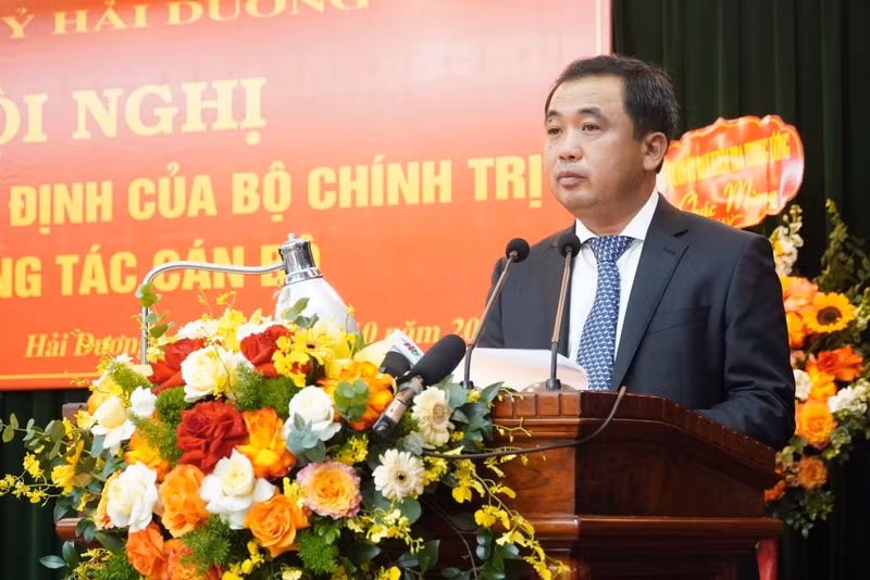 Ông Trần Đức Thắng, sinh năm 1973; Quê quán: tỉnh Vĩnh Phúc; Dân tộc: Kinh; Trình độ chuyên môn: Tiến sỹ. Trước tháng 10/2018, ông Thắng là Phó Cục trưởng rồi Cục trưởng Cục Quản lý công sản, Bộ Tài chính. 