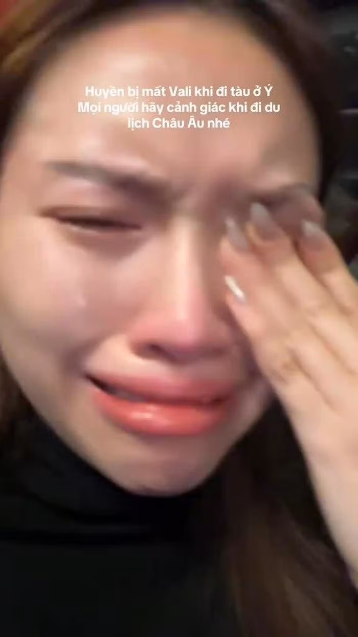 "Khoảnh khắc đó thực sự quá bất ngờ, khiến tôi không kìm được nước mắt. Tôi đã làm việc với bên an ninh, nhưng tinh thần vẫn xác định đồ đạc khó có thể tìm lại được. Tuy nhiên, cũng có người chia sẻ từng có trường hợp vali bị thất lạc được gửi lại sau một tháng, nên tôi hy vọng phép màu xảy ra", Thanh Thanh Huyền nói. Theo Thanh Thanh Huyền, trong ba tiếng làm việc với cảnh sát, cô thấy có 20 trường hợp mất đồ tương tự đến trình báo. Cô biết ơn cộng đồng người Việt tại Italy đã giúp mình phiên dịch, hỗ trợ trong tình huống khó khăn. Hiện, sức khỏe nữ MC ổn định. Cô xem mất mát lần này là bài học quý, nhưng không làm giảm tình yêu của Thanh Thanh Huyền cho Italy. Cô cho biết vẫn tiếp tục chuyến du lịch châu Âu và khẳng định nếu có cơ hội chắc chắn vẫn trở lại đây.