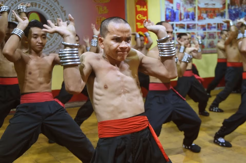 Khai môn từ năm 1991, Nam Huỳnh Đạo trở thành môn phái nổi tiếng trong nước và quốc tế. Nhiều võ sĩ châu Âu đã đến đình Nam Chơn xin "tầm sư học đạo". Năm 2013, Chủ tịch Hiệp hội Võ thuật Hàn Quốc - ông Ryu Jin Baek cũng ký hợp đồng ghi nhớ giao lưu võ thuật với Nam Huỳnh Đạo.