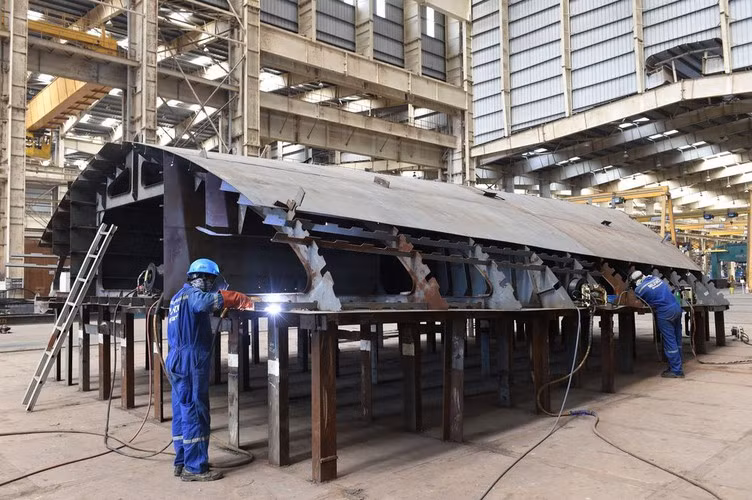 Nếu nắm giữ cơ sở đóng tàu nói trên, ngoài việc tập đoàn USC có thể thúc đẩy việc bán tàu chiến tới Ấn Độ thì còn rất hữu ích trong việc phục vụ chính hải quân Nga.