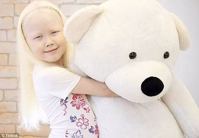 Theo nhiếp ảnh gia Vadim mặc dù đôi mắt của Nariyana yếu, rất nhạy cảm với những ánh sáng rực rỡ nhưng cuối cùng, buổi chụp cũng thành công, những hình ảnh rất tuyệt vời. (Nguồn Dailymail)