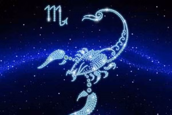 Bọ Cạp (23/10-21/11): Cảm tính, trung thành và nhân hậu, Bọ Cạp là một trong những cung hoàng đạo bất ổn nhất, do đó dễ bị các vấn đề phát ban da bất ngờ như mụn đầu đen hoặc vết sưng to, đau. Trộn lẫn 2 muỗng canh giấm táo và một chút nước cốt chanh tươi, sử dụng miếng gạc sạch thấm hỗn hợp trên và thoa lên vùng da bị tổn thương.