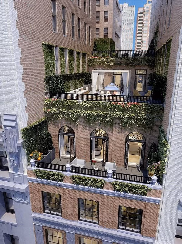 Tổng diện tích căn penthouse theo phong cách tối giản của Jenifer Lopez khoảng 580m2, trong đó khu vực ngoài trời và ban công sân thượng, vườn xanh thư giãn đã chiếm gần phân nửa diện tích ngôi nhà, 280m2.