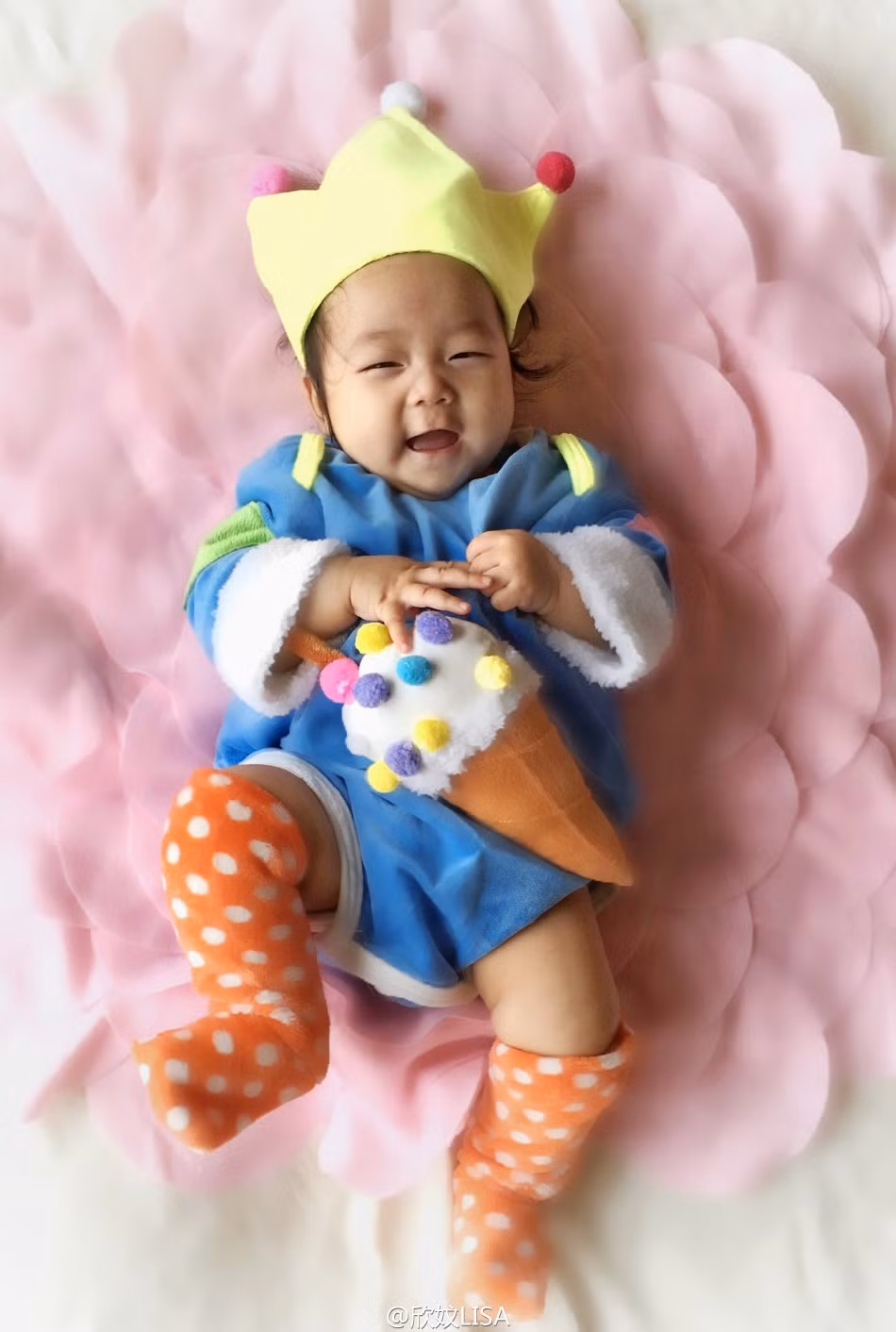 Những hình ảnh em bé đẹp như thiên thần này đang thu hút được sự chú ý rất lớn của cộng đồng mạng Trung Quốc. Ảnh: Sina.