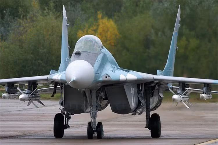 Cần nhớ lại rằng ban đầu nước này có khoảng 2.800 máy bay - nhưng vào những năm 1990, Kiev bắt đầu bán ồ ạt thiết bị quân sự cho Trung Đông, châu Phi và các khu vực khác, ông Popov nói.