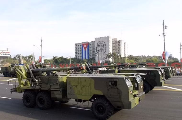 Trở lại lực lượng pháo binh Cuba, lực lượng này hiện được trang bị khoảng 700 khẩu pháo kéo, pháo tự hành các loại.