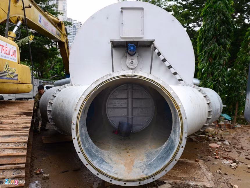 Khi hệ thống được đưa vào sử dụng, máy sẽ vừa bơm vừa lọc tách rác tự động, bơm được ở tất cả khu vực có môi trường khắc nghiệt như triều cường dâng cao, trong cống có nhiều tạp chất đất đá. Một máy bơm hoạt động trong một trận mưa tốn khoảng 5 triệu đồng tiền nhiên liệu.