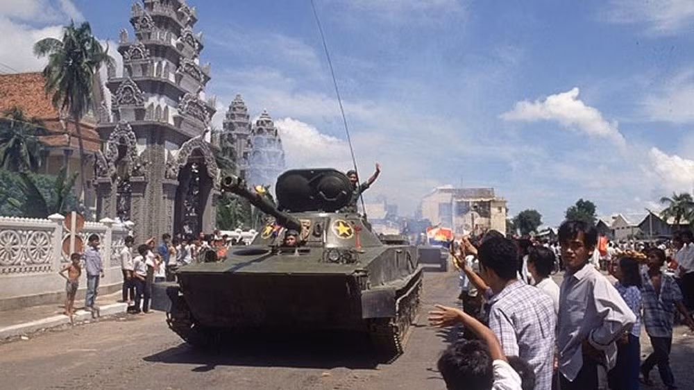 Quân tình nguyện Việt Nam về nước.