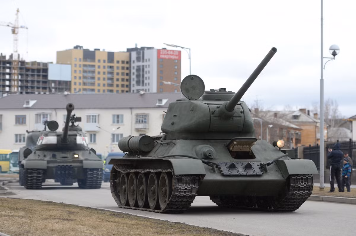 Đối với Quân đội Nga, T-34 của Lào như một món quà quý giúp họ có thể duy trì các hoạt động tuyên truyền tinh thần yêu nước trong giới trẻ hiện tại cũng như các hoạt động kỷ niệm Chiến tranh Vệ quốc vĩ đại hay thậm chí là cả đóng các bộ phim về Thế chiến thứ 2. Nguồn ảnh: Zvezda.