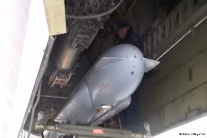Kh-555 được tích hợp nhiều công nghệ tối tân để xuyên thủng những lá chắn tên lửa mới nhất trong thập niên 2000. Ảnh: Military-Today.
