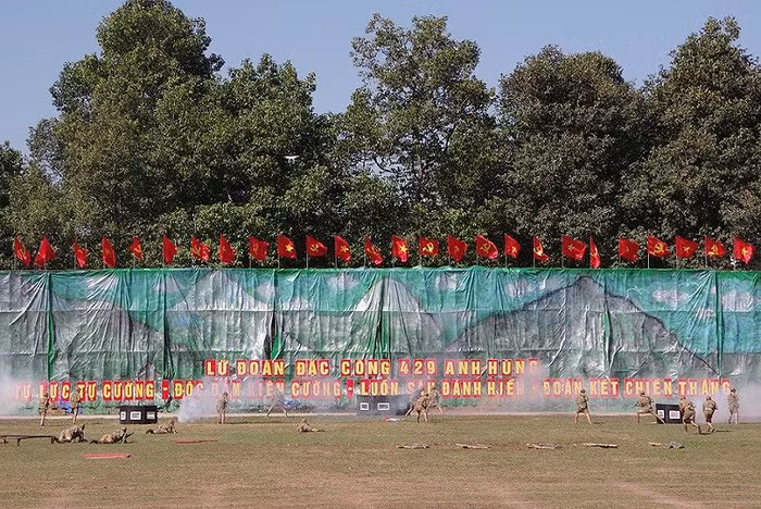 Dac cong bo trinh dien khau loi cong, song nhan da ngan thuong-Hinh-3