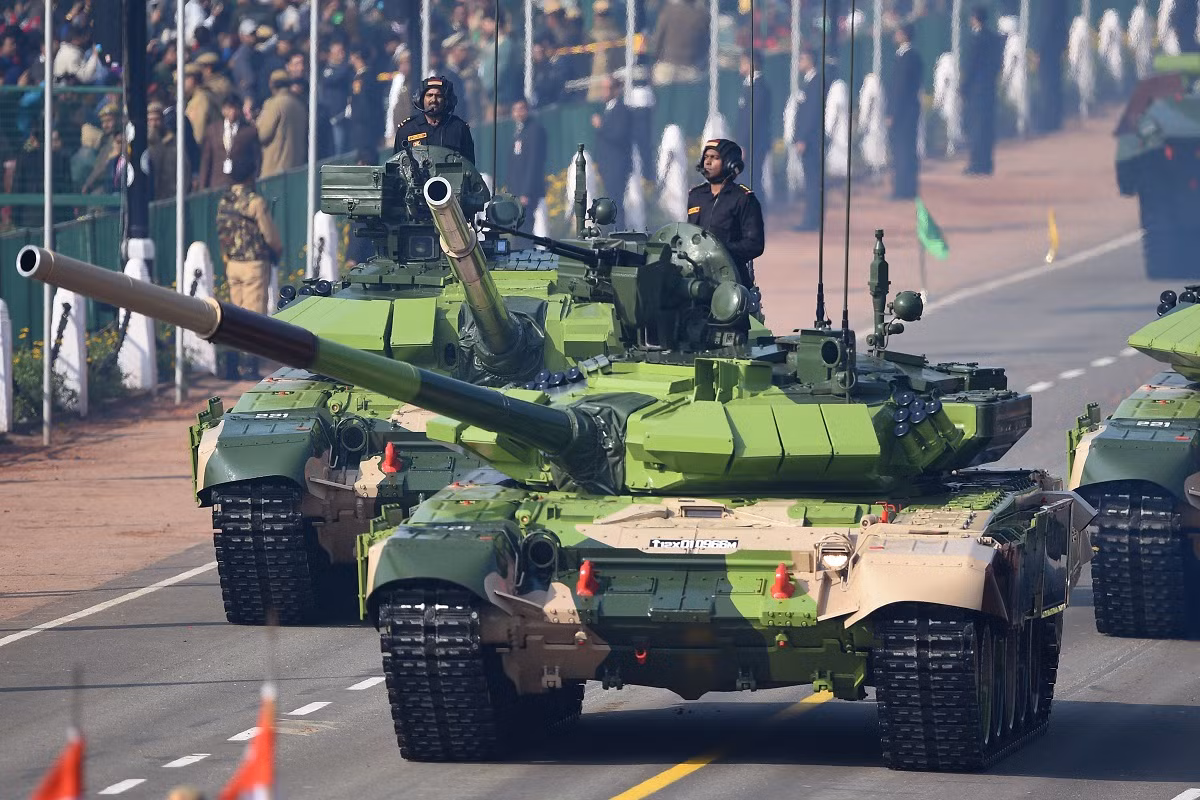 Hiện tại xe tăng T-90S Bhishma là xương sống của lực lượng tăng thiết giáp Ấn Độ với số lượng lên tới hơn 1.600 chiếc. Nguồn ảnh: Siliconeer
